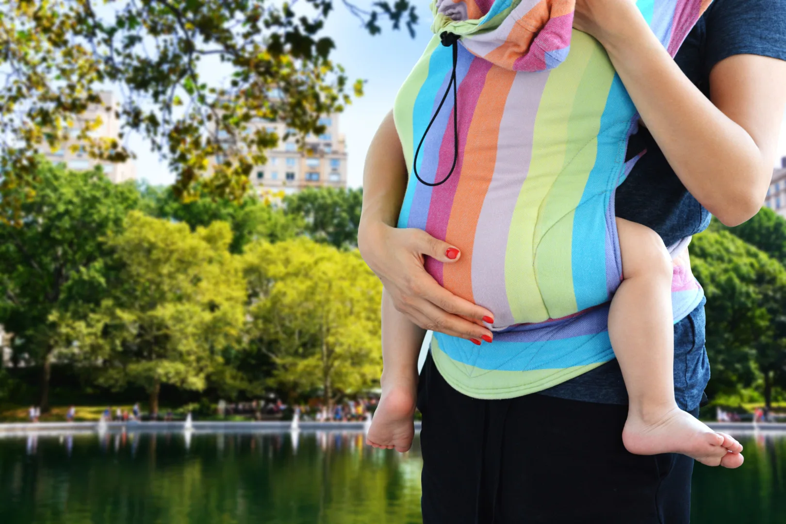 Babywearing: the advantages for the little ones and for mum and dad