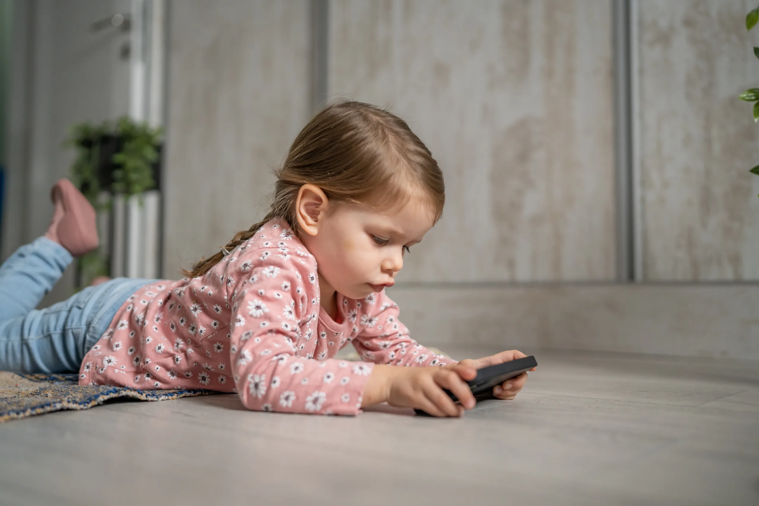 Schermi e bambini: regole e strategie per un uso equilibrato nella vita di tutti i giorni